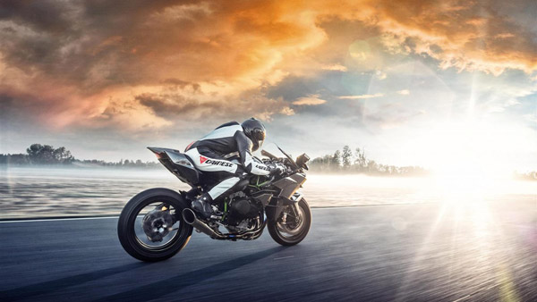 2021 നിഞ്ച H2R അവതരിപ്പിച്ച് കവസാക്കി; വില 79.90 ലക്ഷം രൂപ