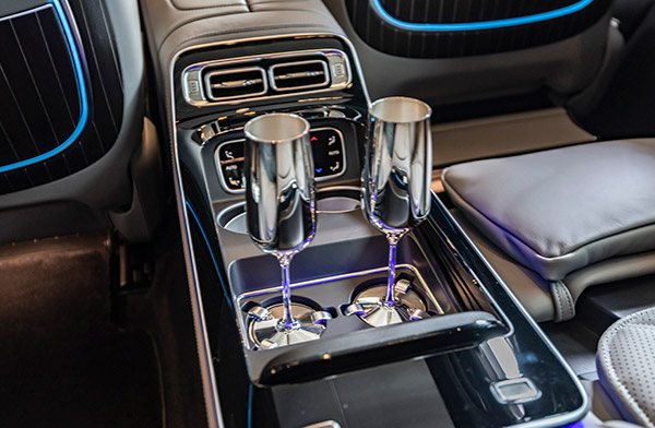 ആഢംബരത്തിനൊപ്പം കരുത്തും; V12 എഞ്ചിനുമായി 2021 മേബാക്ക് S-ക്ലാസ് അവതരിപ്പിച്ച് മെർസിഡീസ്