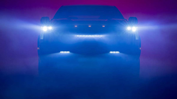 ലാൻഡ് ക്രൂയിസറിന് പിന്നാലെ പുതിയ തണ്ട്ര പിക്കപ്പ് ട്രക്കും ഒരുങ്ങി, ടീസർ ചിത്രവുമായി ടൊയോട്ട