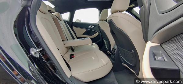 ബിഎംഡബ്ല്യു നിരയിലെ എൻട്രി ലെവൽ കാർ; 220i M സ്പോർട്ടിന്റെ റിവ്യൂ വിശേഷങ്ങൾ