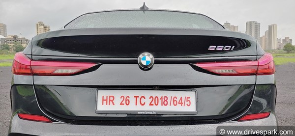 ബിഎംഡബ്ല്യു നിരയിലെ എൻട്രി ലെവൽ കാർ; 220i M സ്പോർട്ടിന്റെ റിവ്യൂ വിശേഷങ്ങൾ