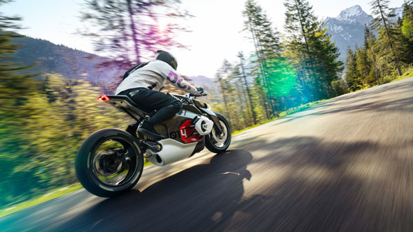 ഇലക്ട്രിക് ടൂ-വീലർ രംഗത്ത് വ്യത്യസ്തരാവാൻ ബി‌എം‌ഡബ്ല്യു മോട്ടോ‌റാഡ്