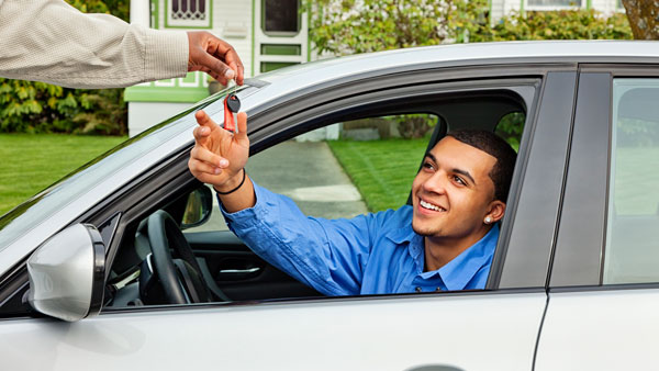 കാറിലിരുന്ന് പുകവലി ഉൾപ്പടെ സാധാരണയായി നാം മുഖവരയ്ക്കെടുക്കാത്ത ചില ട്രാഫിക് നിയമങ്ങൾ
