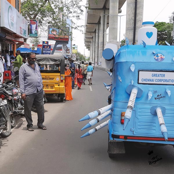 കൊവിഡ് -19 മഹാമാരിക്കെതിരായ പോരാട്ടത്തില്‍ വൈറലായി 'വാക്‌സിന്‍ ഓട്ടോ' 
