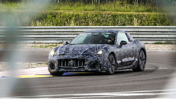 പുതുതലമുറ ഗ്രാൻ‌ടൂറിസ്മോയുടെ ആദ്യ ചിത്രങ്ങൾ പുറത്തിറക്കി മസെരാട്ടി