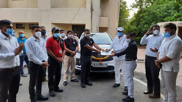 പോരാട്ടം ഒന്നിച്ച്; ഹെക്ടര്‍ പ്ലസ് കൊവിഡ്-19 മൊബൈല്‍ ടെസ്റ്റിംഗ് യൂണിറ്റാക്കി മാറ്റി എംജി