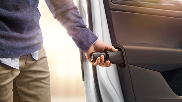 മഴക്കാലത്ത് കാറിൽ കരുതേണ്ട ചില ആക്‌സസറികൾ