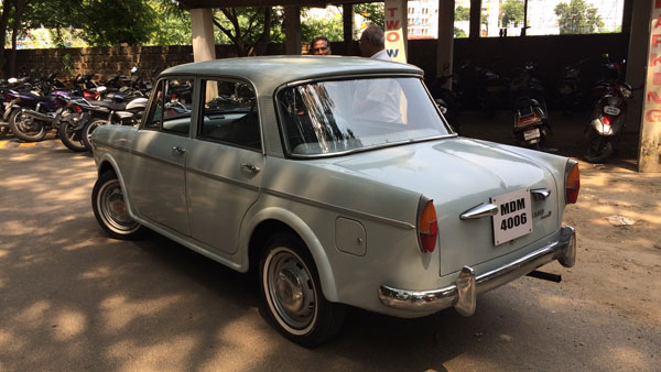 കേരളത്തിൽ അംബാസഡർ വിൽപനയ്ക്ക് പ്രീമിയർ നൽകിയ വൻ പ്രഹരം; പദ്മിനി എയർലിഫ്റ്റ് ചരിത്രം