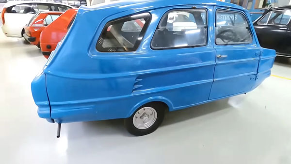 ഇന്ത്യയിലെ ആദ്യത്തെ ത്രീ-വീലർ കാർ 'സിപാനി ബാദൽ' സ്കൂട്ടറിന്റെ എഞ്ചിനുള്ള വ്യത്യസ്തൻ ഇന്ത്യയിലെ ആദ്യത്തെ ത്രീ-വീലർ കാർ 'സിപാനി ബാദൽ' സ്കൂട്ടറിന്റെ എഞ്ചിനുള്ള വ്യത്യസ്തൻ