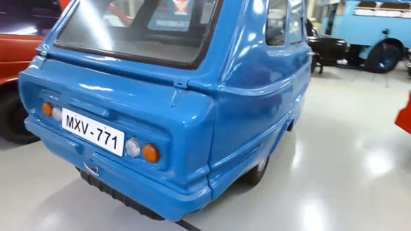 ഇന്ത്യയിലെ ആദ്യത്തെ ത്രീ-വീലർ കാർ 'സിപാനി ബാദൽ' സ്കൂട്ടറിന്റെ എഞ്ചിനുള്ള വ്യത്യസ്തൻ ഇന്ത്യയിലെ ആദ്യത്തെ ത്രീ-വീലർ കാർ 'സിപാനി ബാദൽ' സ്കൂട്ടറിന്റെ എഞ്ചിനുള്ള വ്യത്യസ്തൻ