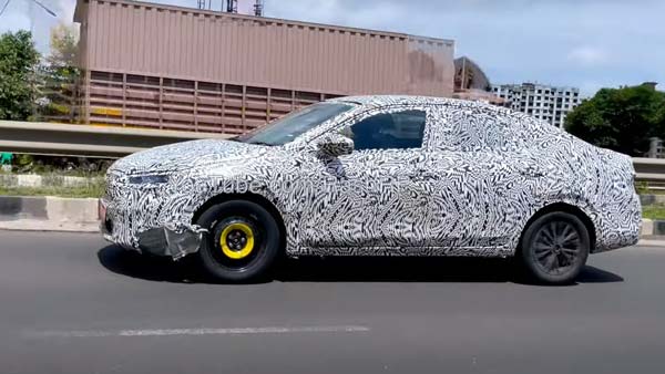 സണ്‍റൂഫ്, 2 സ്‌പോക്ക് സ്റ്റിയറിംഗ് വീല്‍; പരീക്ഷണയോട്ടം നടത്തി സ്‌കോഡ സ്ലാവിയ