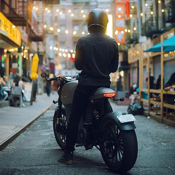 കഫെ-റേസർ ശൈലിയിൽ ലൂണ ഇലക്ട്രിക് മോട്ടോർസൈക്കിൾ അവതരിപ്പിച്ച് ടാർഫോം