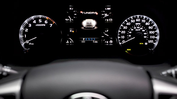 ലാൻഡ് ക്രൂയിസറിന് പിന്നാലെ പുതിയ തണ്ട്ര പിക്കപ്പ് ട്രക്കും ഒരുങ്ങി, ടീസർ ചിത്രവുമായി ടൊയോട്ട