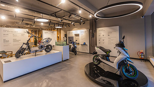 കോഴിക്കോട് പുതിയ ഷോറൂം തുറക്കുന്ന് ഏഥര്‍; വില, ബുക്കിംഗ്, ചാര്‍ജിംഗ് പോയിന്റ് വിവരങ്ങള്‍ അറിയാം