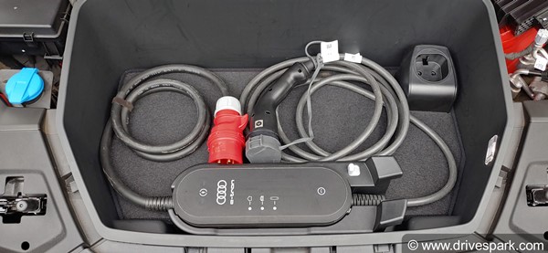 ഇന്ത്യൻ ഇലക്ട്രിക് കാർ വിപണിയിലേക്ക് ഇ-ട്രോണുമായി ചുവടുവെക്കാനൊരുങ്ങി ഔഡി; 55 ക്വാട്രോ ഫസ്റ്റ് ഡ്രൈവ് വിശേഷങ്ങൾ