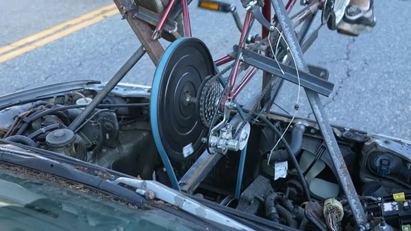 ഹോണ്ട സിവിക്കില്‍ നടത്തിയത് വിചിത്ര പരീക്ഷണം; വീഡിയോ വൈറല്‍