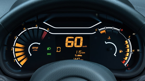 കാലത്തിനൊപ്പം പടിയിറങ്ങി വന്ന ആഢംബരങ്ങൾ; ഇന്ന് മിഡ് റേഞ്ച് കാറുകളിലും ലഭ്യമായ ലക്ഷ്വറി ഫീച്ചറുകൾ