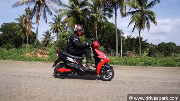 ആദ്യകാഴ്ചയില്‍ തന്നെ ആരെയും മയക്കും; ഈവ് ആട്രിയോയുടെ റിവ്യൂ വിശേഷങ്ങള്‍