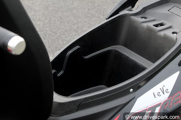 ആദ്യകാഴ്ചയില്‍ തന്നെ ആരെയും മയക്കും; ഈവ് ആട്രിയോയുടെ റിവ്യൂ വിശേഷങ്ങള്‍