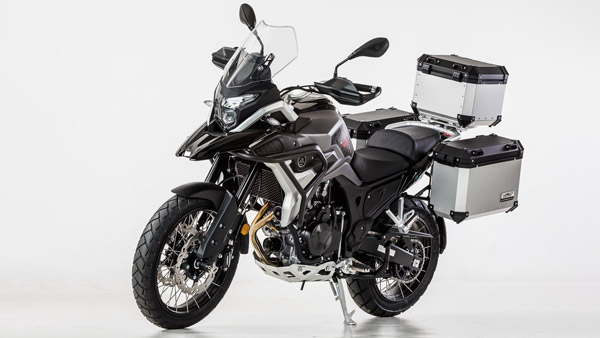 RVM 500 അഡ്വഞ്ചർ ടൂറർ മോഡലുമായി ചെക്ക് റിപ്പബ്ലിക്കൻ ജാവ