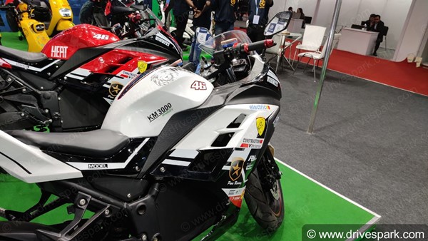 പരിസ്ഥിതി സൗഹാർദമായി ഗോവൻ പൊലീസ്; നഗരത്തിലെ പട്രോളിംഗ് ഇനി കബീര KM 3000, KM 4000 ഇലക്ട്രിക് ബൈക്കുകളിൽ