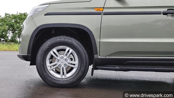 ബൊലേറോ ശ്രേണി വിപുലീകരിച്ച് മഹീന്ദ്ര; നിയോ മോഡലിന്റെ ആദ്യ ഡ്രൈവ് വിശേഷങ്ങൾ