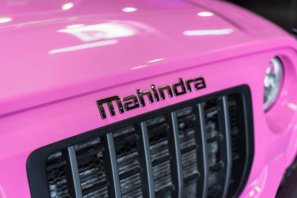 ബബിൾ‌ഗം പിങ്ക് നിറത്തിൽ ക്യൂട്ട് ലുക്കിൽ അണിഞ്ഞൊരുങ്ങി മഹീന്ദ്ര ഥാർ