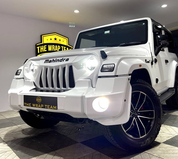 ആദ്യകാഴ്ചയില്‍ തന്നെ മനം മയക്കും; സാറ്റിന്‍ വൈറ്റ് റാപ്പില്‍ ഒരുങ്ങി മഹീന്ദ്ര ഥാര്‍