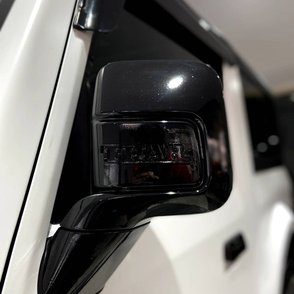 ആദ്യകാഴ്ചയില്‍ തന്നെ മനം മയക്കും; സാറ്റിന്‍ വൈറ്റ് റാപ്പില്‍ ഒരുങ്ങി മഹീന്ദ്ര ഥാര്‍