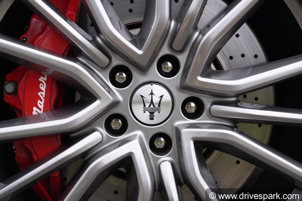 കരുത്തിന്റെയും ആഢംബരത്തിന്റെയും പ്രതീകമായ ഇറ്റാലിയൻ എസ്‌യുവി; മസെരാട്ടി ലവാന്റെ റിവ്യൂ വിശേഷങ്ങൾ