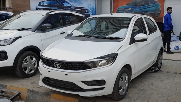 ടിയാഗോ XT(O) വേരിയന്റിന് ആൻഡ്രോയിഡ് ടച്ച്സ്ക്രീൻ ഇൻഫോർടെയിൻമെന്റ് സിസ്റ്റം ഓപ്ഷണലായി വാഗ്ദാനം ചെയ്ത് ടാറ്റ