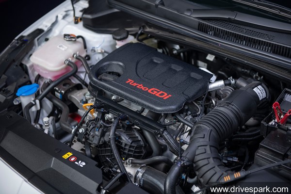 Hyundai i20 N-Line vs i20; നോർമൽ ഹോട്ട് ഹാച്ചുകളുടെ സമാനതകളും വ്യത്യാസങ്ങളും