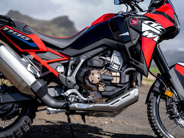 ഷാര്‍പ്പ് ലുക്കും പുതിയ കളര്‍ ഓപ്ഷനും; 2022 Africa Twin-നെ അവതരിപ്പിച്ച് Honda