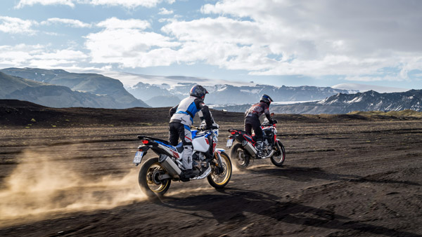 ഷാര്‍പ്പ് ലുക്കും പുതിയ കളര്‍ ഓപ്ഷനും; 2022 Africa Twin-നെ അവതരിപ്പിച്ച് Honda