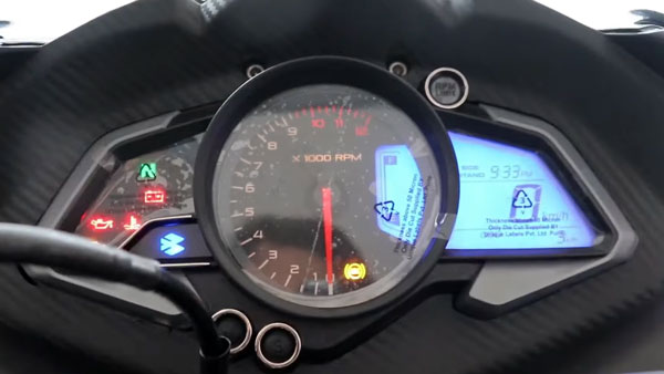 പുതിയ കളര്‍ ഓപ്ഷനില്‍ Pulsar RS200-നെ തിരിച്ചെത്തിച്ച് Bajaj; ഫസ്റ്റ്‌ലുക്ക് വോക്ക്എറൗണ്ട് വീഡിയോ ഇതാ