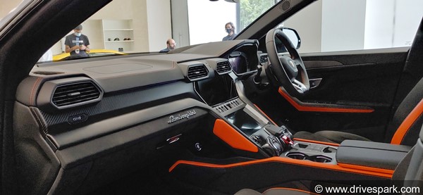 ഉറൂസ് എസ്‌യുവിയുടെ ഗ്രാഫൈറ്റ് കാപ്സ്യൂൾ എഡിഷൻ ഇന്ത്യയിൽ അവതരിപ്പിച്ച് ലംബോർഗിനി