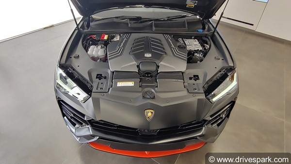 ഉറൂസ് എസ്‌യുവിയുടെ ഗ്രാഫൈറ്റ് കാപ്സ്യൂൾ എഡിഷൻ ഇന്ത്യയിൽ അവതരിപ്പിച്ച് ലംബോർഗിനി