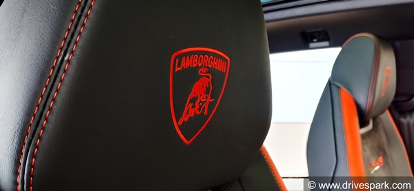 ഉറൂസ് എസ്‌യുവിയുടെ ഗ്രാഫൈറ്റ് കാപ്സ്യൂൾ എഡിഷൻ ഇന്ത്യയിൽ അവതരിപ്പിച്ച് ലംബോർഗിനി