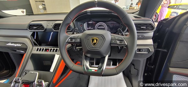 ഉറൂസ് എസ്‌യുവിയുടെ ഗ്രാഫൈറ്റ് കാപ്സ്യൂൾ എഡിഷൻ ഇന്ത്യയിൽ അവതരിപ്പിച്ച് ലംബോർഗിനി