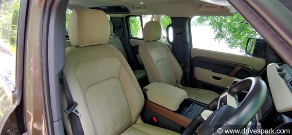 പുത്തൻ യാത്രകൾക്കായി ഡിഫെൻഡർ ഓഫ്റോഡ് ബീസ്റ്റിനെ സ്വന്തമാക്കി നടൻ ജോജു ജോർജ്