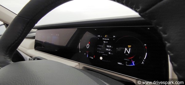 മഹീന്ദ്രയുടെ പുത്തൻ ഫ്ലാഗ്ഷിപ്പ് എസ്‌യുവി XUV700 -ന്റെ കൂടുതൽ വിശേഷങ്ങളുമായി ഫസ്റ്റ് ഡ്രൈവ് റിവ്യൂ