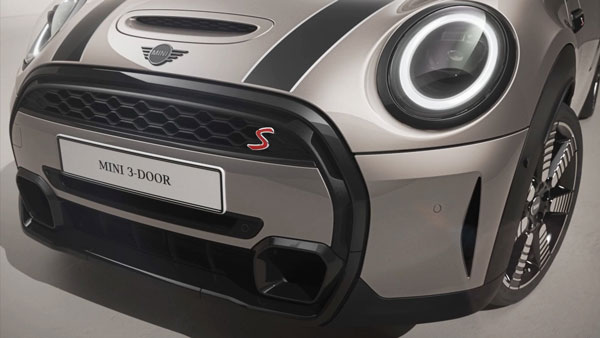 മിനിയുടെ ആഢംബര ഹാച്ച്ബാക്ക് ധ്യാന്‍ ശ്രീനിവാസന്റെ ഗ്യാരേജിലും; കൂപ്പര്‍ S സ്വന്തമാക്കി യുവതാരം