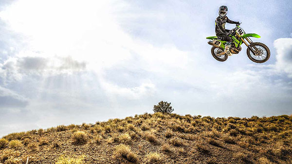 അഡ്വഞ്ചര്‍ ശ്രേണിയിലേക്ക് 2021 KX250, KX450 മോഡലുകളുമായി Kawasaki; വില 8 ലക്ഷം രൂപ മുതല്‍