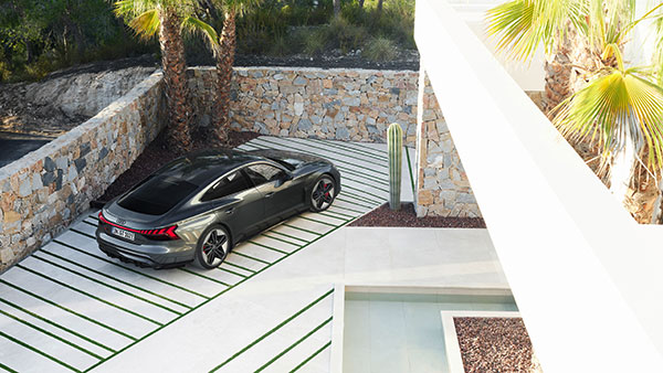 e-Tron GT ഇന്ത്യയില്‍ അവതരിപ്പിച്ച് Audi; വില 1.8 കോടി രൂപ