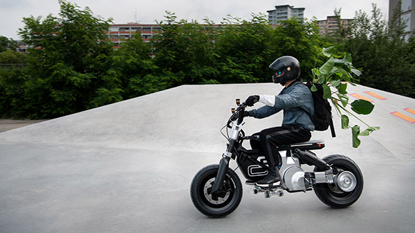 കാലത്തിനൊത്ത ഡിസൈനും, 90 കിലോമീറ്റര്‍ ശ്രേണിയും; ഇലക്ട്രിക് മോപ്പെഡുമായി BMW Motorrad