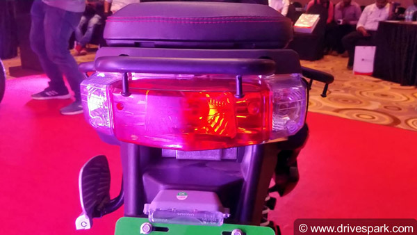 ചാര്‍ജിംഗ് സ്റ്റേഷനുകളുടെ അഭാവം പരിഹരിക്കുമെന്ന് Hero Electric; മാസിവ് മൊബിലിറ്റിയുമായി കൈകോര്‍ത്തു