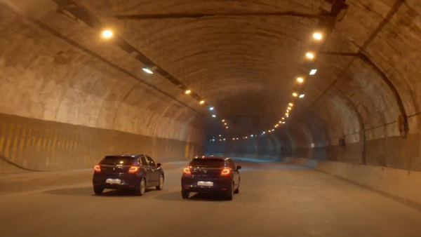 വിപണിയിലെത്തിയ നാൾ മുതൽ പ്രിയങ്കരനായി ബലേനോ; പ്രീമിയം ഹാച്ച്ബാക്കിന്റെ ജനപ്രീതിയുടെ കാരണങ്ങൾ ഇങ്ങനെ 