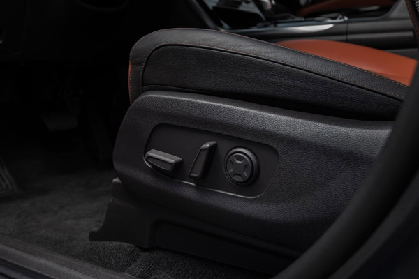 പവർ വിന്റോകൾ മുതൽ ഗ്ലൗ ബോക്സ് വരെ; ഇന്ത്യയിൽ ഏറ്റവും കൂടുതൽ ഉപയോഗിക്കുന്ന കാർ ഫീച്ചറുകൾ