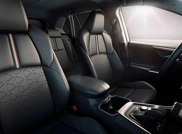 RAV4 എസ്‌യുവിയെ കാത്ത് ഇന്ത്യന്‍ വിപണി; അഡ്വഞ്ചര്‍ പതിപ്പിനെയും അവതരിപ്പിച്ച് Toyota