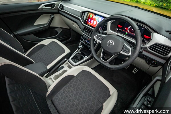 വിപണിയിൽ എത്തും മുമ്പേ 10,000 ബുക്കിംഗുകൾ വാരികൂട്ടി Volkswagen Taigun 